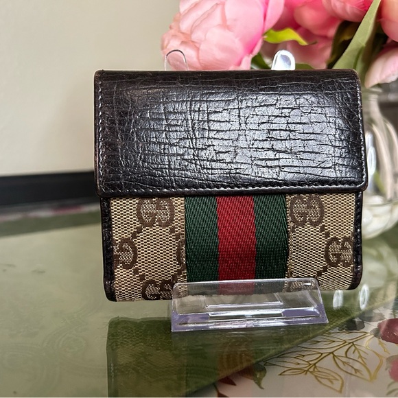 Gucci Beige & Green Wallet – Sleek Compact Bifold, No Sticky Interior - Picture 2 of 13
